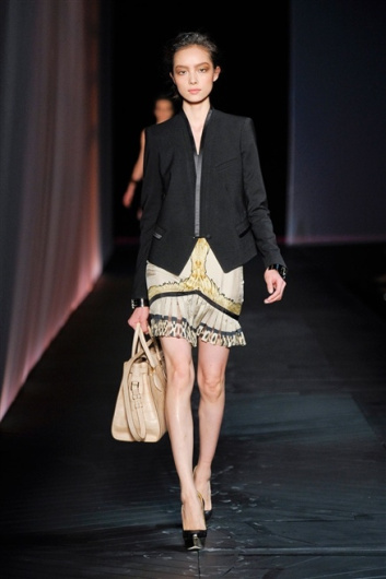 Fotoservizio/SS 2012/WOMEN/ROBERTO CAVALLI/19