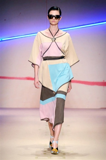 Fotoservizio/SS 2015/WOMEN/LAURA BIAGIOTTI/DP1/1