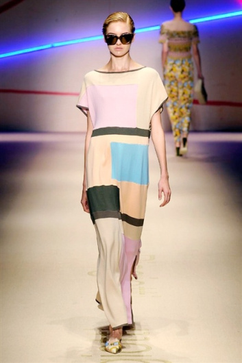 Fotoservizio/SS 2015/WOMEN/LAURA BIAGIOTTI/DP1/4