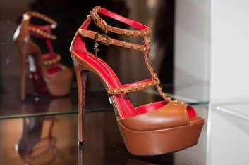 Presentazione S/S 2015 - Cesare Paciotti 109