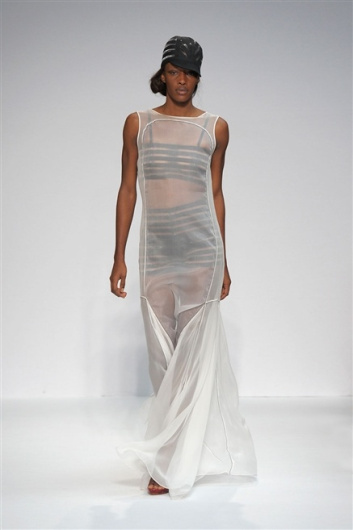 Fotoservizio/SS 2012/WOMEN/CRISTIANO BURANI/13