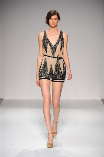 Fotoservizio/SS 2012/WOMEN/CRISTIANO BURANI/20