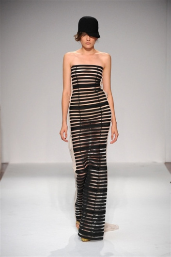 Fotoservizio/SS 2012/WOMEN/CRISTIANO BURANI/22