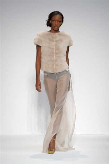 Fotoservizio/SS 2012/WOMEN/CRISTIANO BURANI/23
