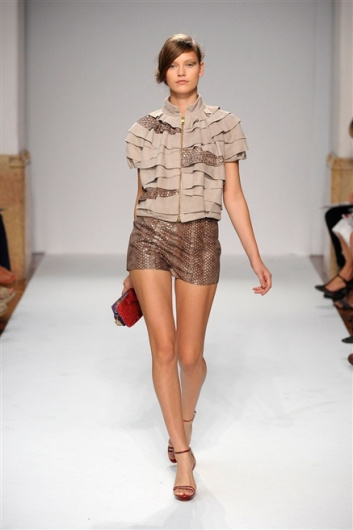 Fotoservizio/SS 2012/WOMEN/CRISTIANO BURANI/24