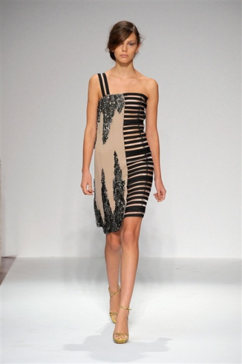 Fotoservizio/SS 2012/WOMEN/CRISTIANO BURANI/19