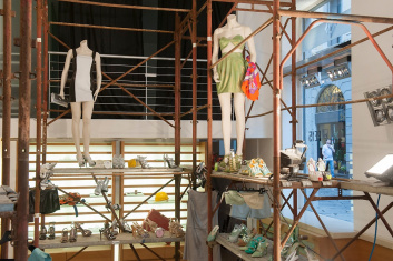 Presentazione S/S 2015 - Mario Valentino 19