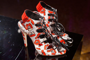 Presentazione S/S 2015 - Brian Atwood 115