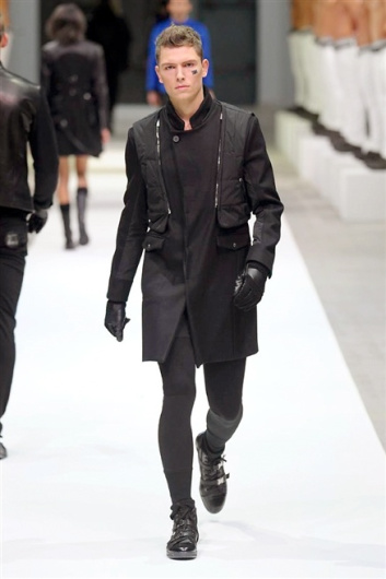 Fotoservizio/FW 2015-2016/MEN/DIRK BIKKEMBERGS/DP1/23