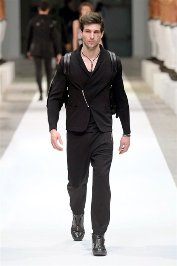 Fotoservizio/FW 2015-2016/MEN/DIRK BIKKEMBERGS/DP1/35