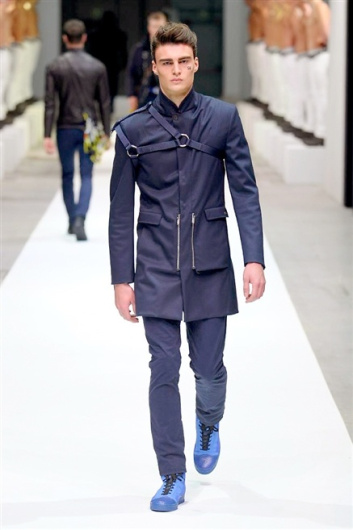 Fotoservizio/FW 2015-2016/MEN/DIRK BIKKEMBERGS/DP1/8