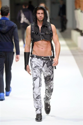 Fotoservizio/FW 2015-2016/MEN/DIRK BIKKEMBERGS/DP1/12