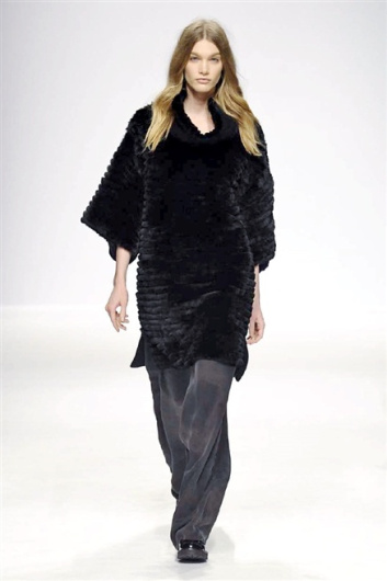 Fotoservizio/FW 2015-2016/WOMEN/SIMONETTA RAVIZZA/DP1/4