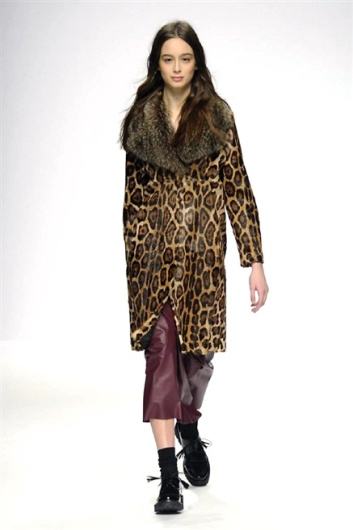 Fotoservizio/FW 2015-2016/WOMEN/SIMONETTA RAVIZZA/DP1/9