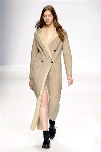 Fotoservizio/FW 2015-2016/WOMEN/SIMONETTA RAVIZZA/DP1/14