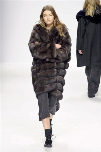 Fotoservizio/FW 2015-2016/WOMEN/SIMONETTA RAVIZZA/DP1/25
