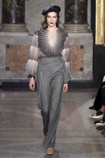 Fotoservizio/FW 2015-2016/WOMEN/LUISA BECCARIA/DP1/1