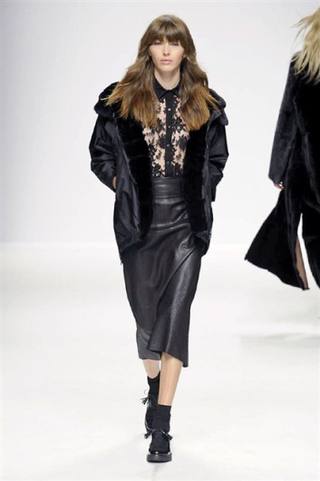 Fotoservizio/FW 2015-2016/WOMEN/SIMONETTA RAVIZZA/DP1/36