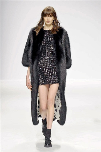 Fotoservizio/FW 2015-2016/WOMEN/SIMONETTA RAVIZZA/DP1/39