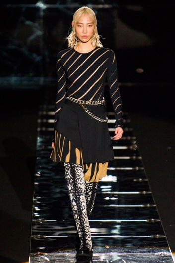 Fotoservizio/FW 2015-2016/WOMEN/FAUSTO PUGLISI/DP1/15