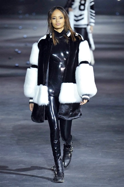 Fotoservizio/FW 2015-2016/WOMEN/PHILIPP PLEIN/DP1/9