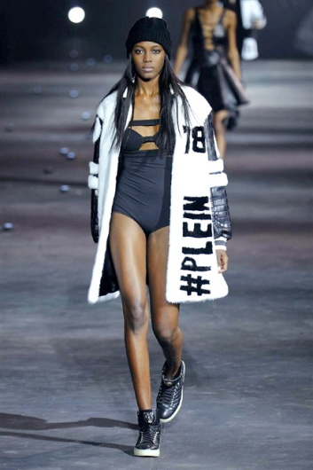 Fotoservizio/FW 2015-2016/WOMEN/PHILIPP PLEIN/DP1/12