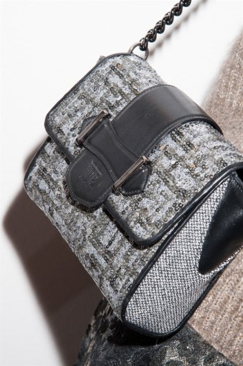 Fotoservizio/FW 2015-2016/WOMEN/VIA DELLE PERLE VDP/DP2/17