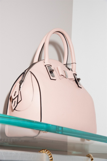 Fotoservizio/FW 2015-2016/WOMEN/VIA DELLE PERLE VDP/DP2/21