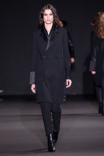 Fotoservizio/FW 2015-2016/WOMEN/COSTUME NATIONAL/DP1/2
