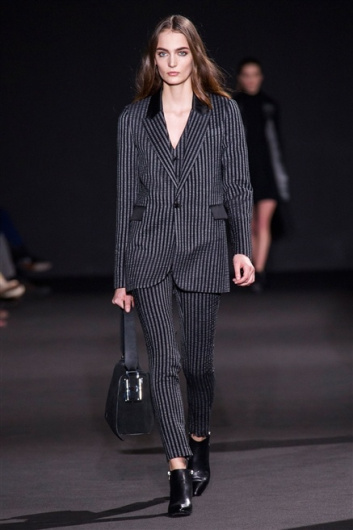 Fotoservizio/FW 2015-2016/WOMEN/COSTUME NATIONAL/DP1/4