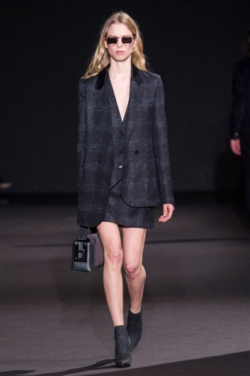 Fotoservizio/FW 2015-2016/WOMEN/COSTUME NATIONAL/DP1/13