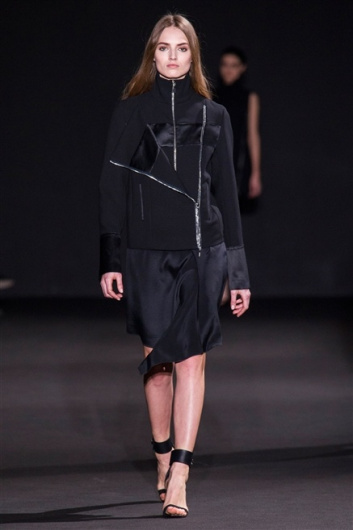 Fotoservizio/FW 2015-2016/WOMEN/COSTUME NATIONAL/DP1/17