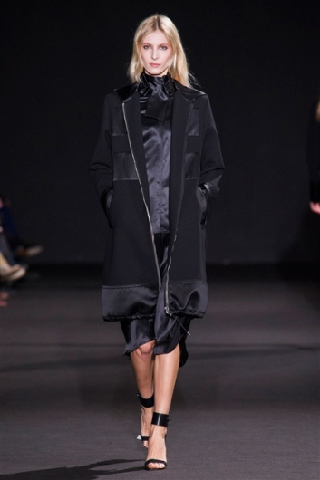 Fotoservizio/FW 2015-2016/WOMEN/COSTUME NATIONAL/DP1/19