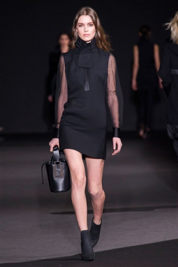 Fotoservizio/FW 2015-2016/WOMEN/COSTUME NATIONAL/DP1/21