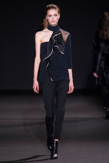 Fotoservizio/FW 2015-2016/WOMEN/COSTUME NATIONAL/DP1/24