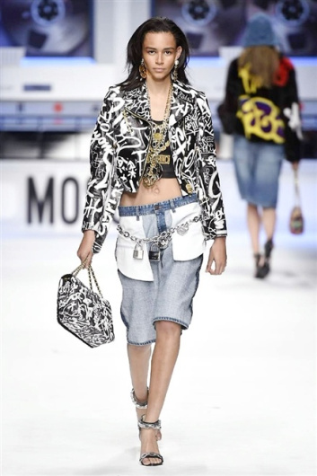 Fotoservizio/FW 2015-2016/WOMEN/MOSCHINO/DP1/44
