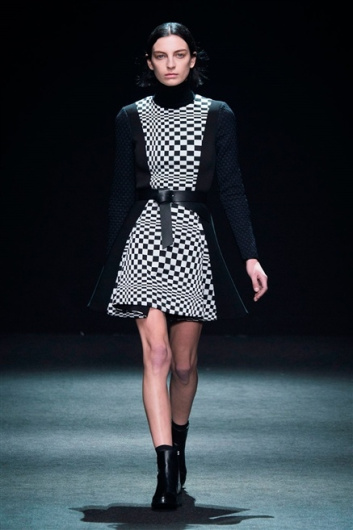 Fotoservizio/FW 2015-2016/WOMEN/BYBLOS MILANO/DP1/34