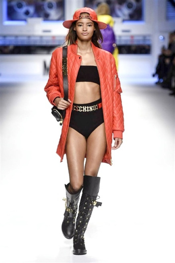 Fotoservizio/FW 2015-2016/WOMEN/MOSCHINO/DP1/8