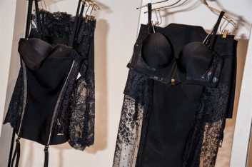 Fotoservizio/FW 2015-2016/WOMEN/LA PERLA/DP2/11