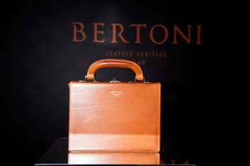 Fotoservizio/FW 2015-2016/WOMEN/BERTONI 1949/DP2/21