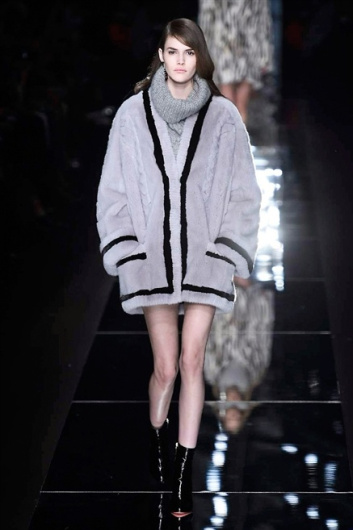 Fotoservizio/FW 2015-2016/WOMEN/BLUMARINE/DP1/0