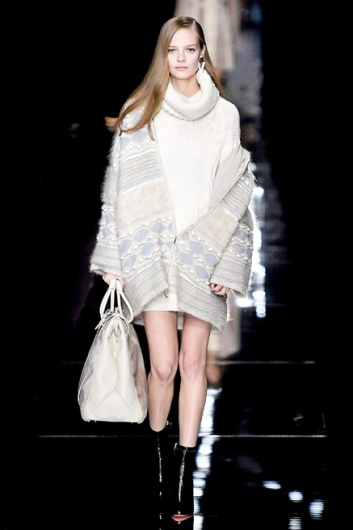 Fotoservizio/FW 2015-2016/WOMEN/BLUMARINE/DP1/2