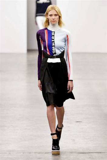 Fotoservizio/FW 2015-2016/WOMEN/ICEBERG/DP1/30