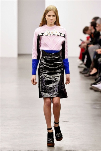 Fotoservizio/FW 2015-2016/WOMEN/ICEBERG/DP1/33