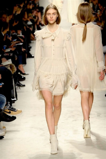 Fotoservizio/FW 2015-2016/WOMEN/PHILOSOPHY DI LORENZO SERAFINI/DP1/2