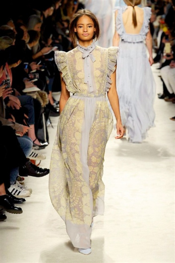 Fotoservizio/FW 2015-2016/WOMEN/PHILOSOPHY DI LORENZO SERAFINI/DP1/24