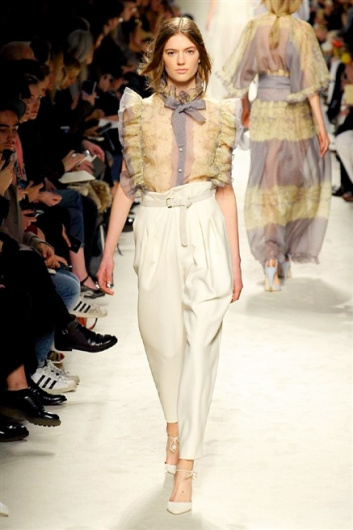 Fotoservizio/FW 2015-2016/WOMEN/PHILOSOPHY DI LORENZO SERAFINI/DP1/27