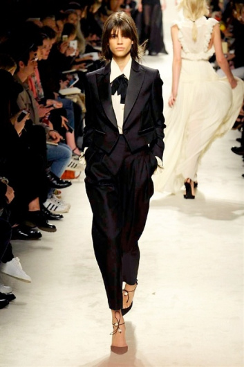 Fotoservizio/FW 2015-2016/WOMEN/PHILOSOPHY DI LORENZO SERAFINI/DP1/29