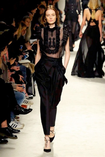 Fotoservizio/FW 2015-2016/WOMEN/PHILOSOPHY DI LORENZO SERAFINI/DP1/31