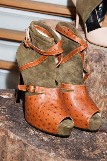 Fotoservizio/FW 2015-2016/WOMEN/MARIO VALENTINO/DP2/24